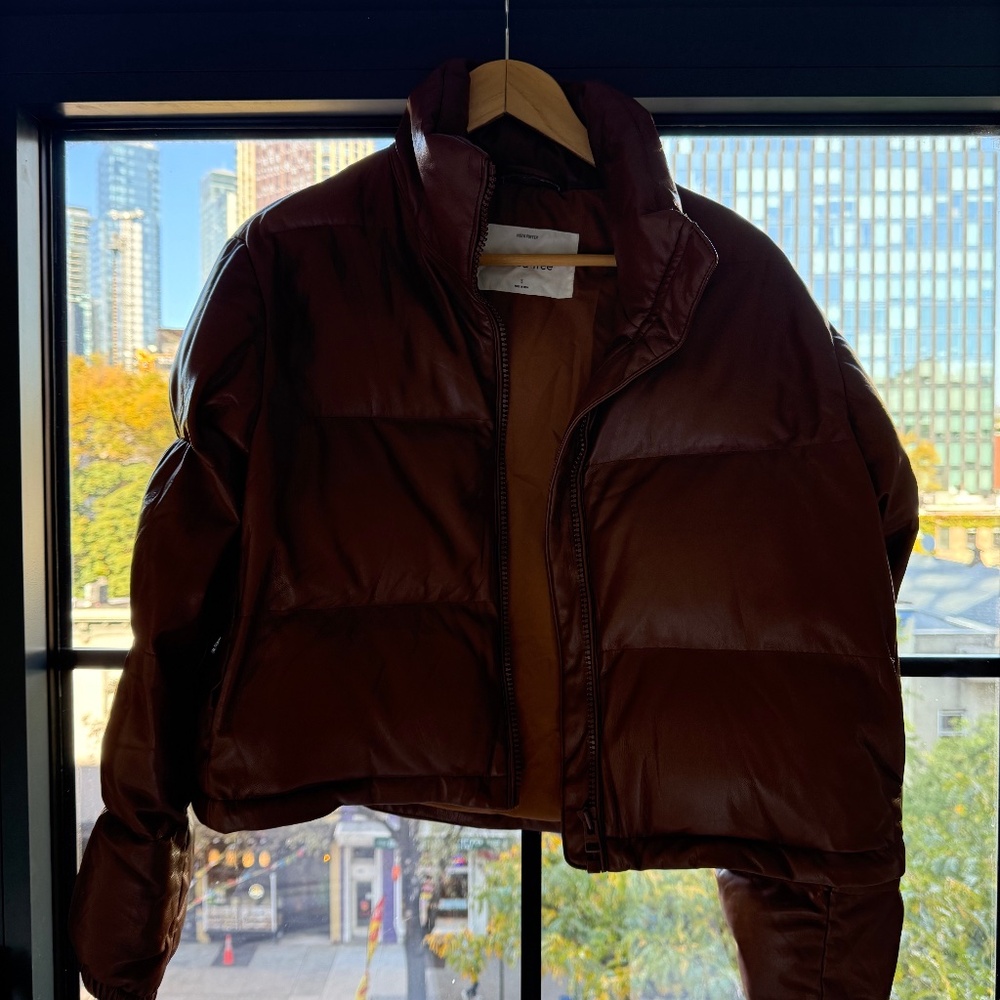 ARITZIA VISTA PUFFER VEGAN LEATHER SMALL